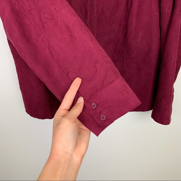 Croft & Barrow Faux Suede Floral Embroidered V-Neck Zip Up Jacket Shirt - Picture 10 of 16